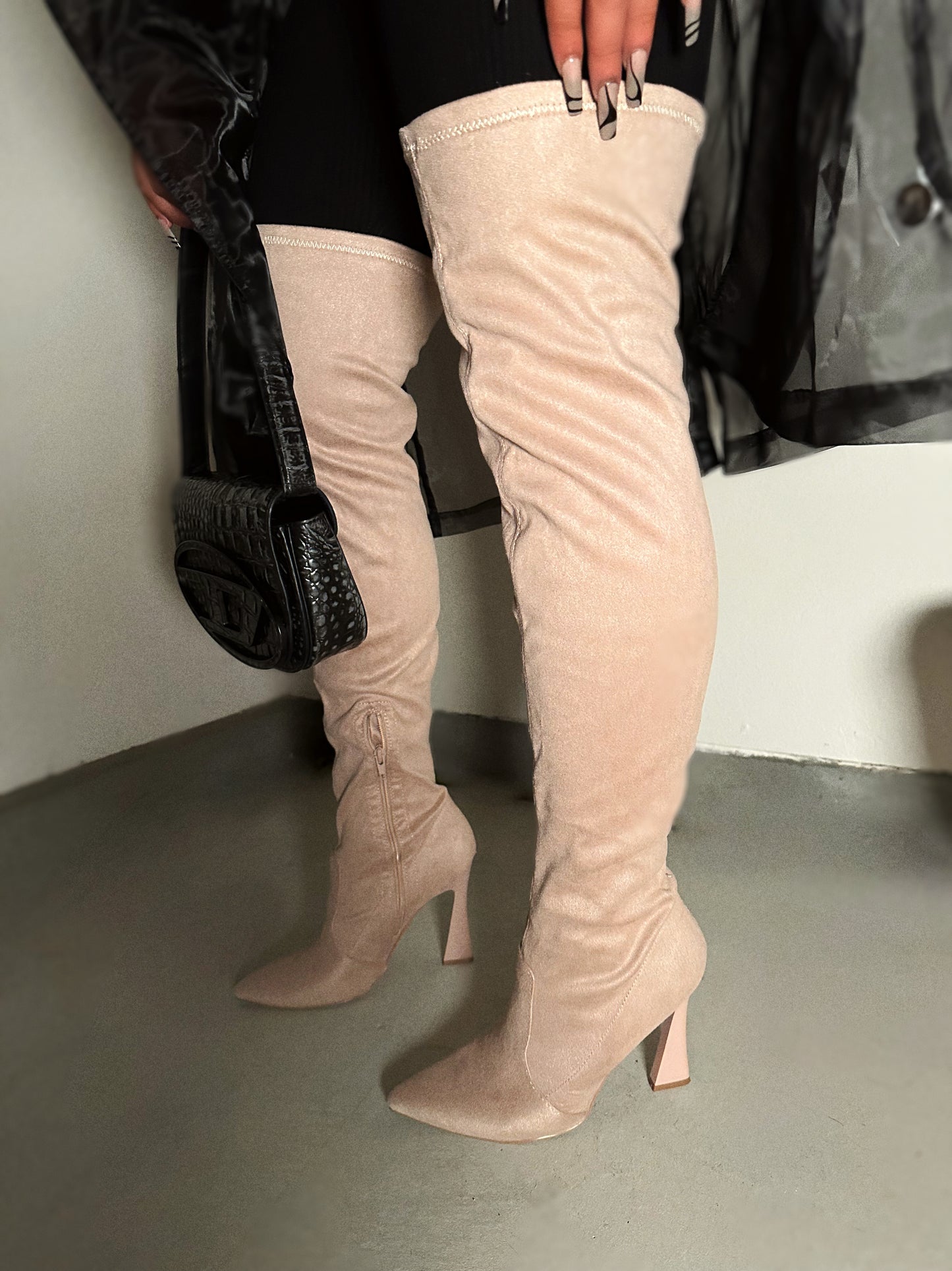 Helen Knee High Boots (Taupe)